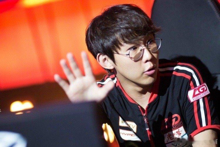 宝刀未老！imp五局合砍战绩39-5-23，助力队伍晋级成都线下赛，赛后激动落泪