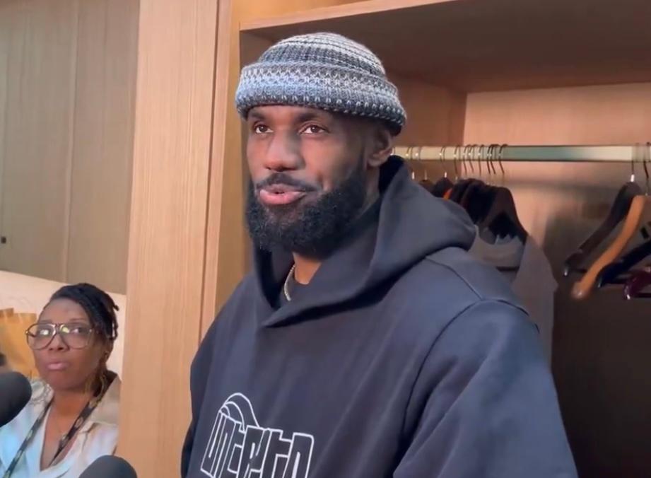 詹姆斯：“我今晚感觉状态非常好，步伐轻盈，弹跳有力。” 