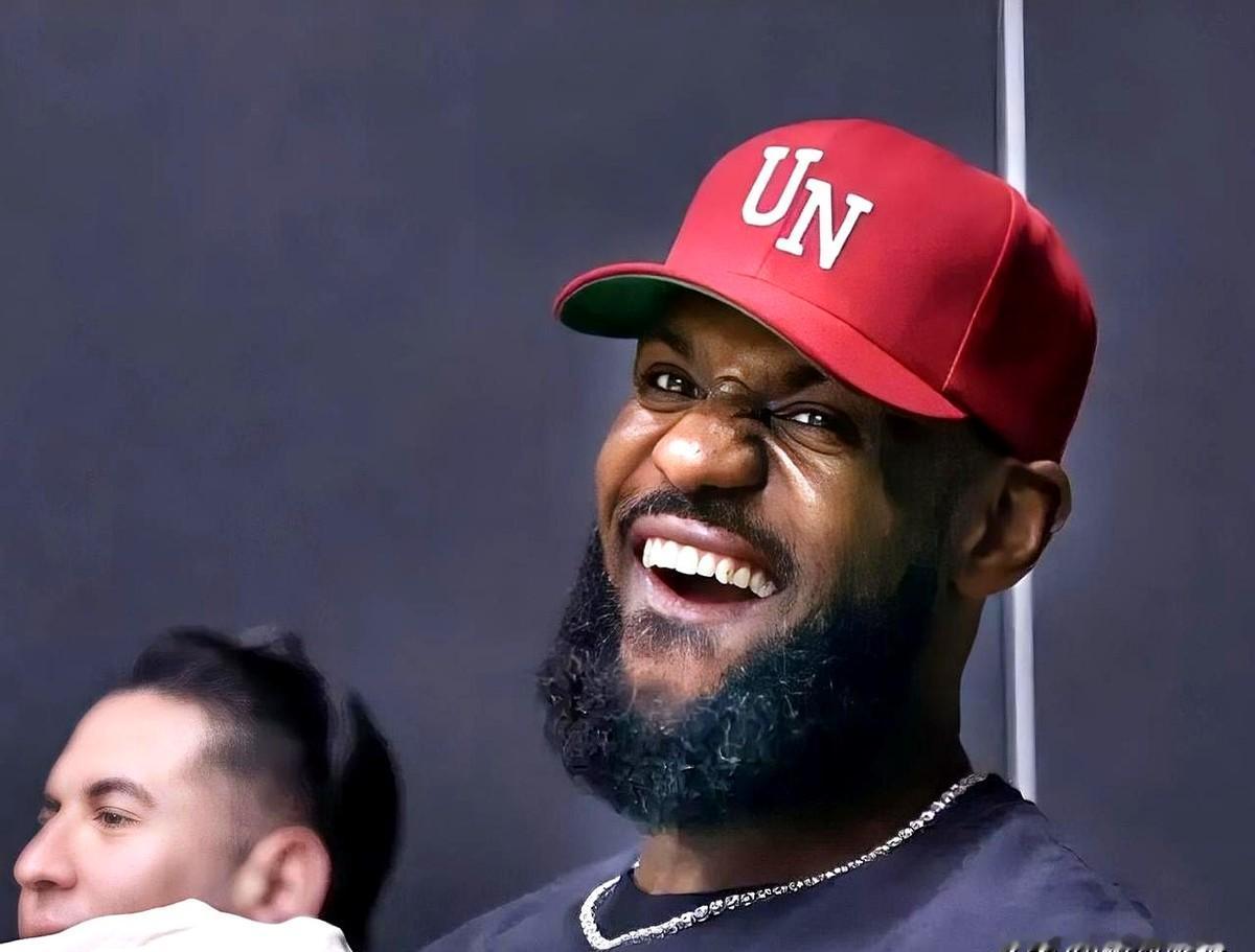 NBA彻底乱了，就因为詹姆斯一句话。

名嘴帕金斯直接爆料，他刚跟詹姆斯经纪人里
