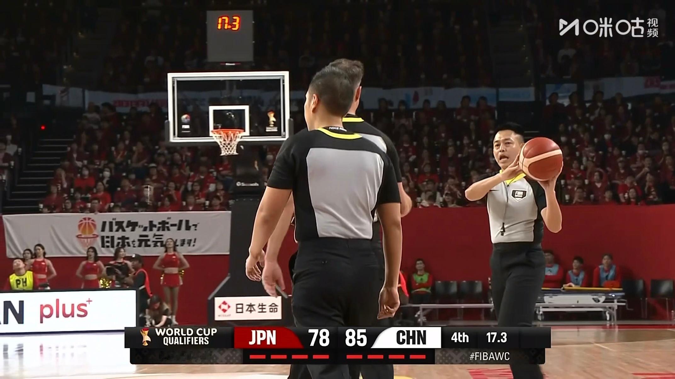 哥仨真卖力中国男篮vs日本男篮