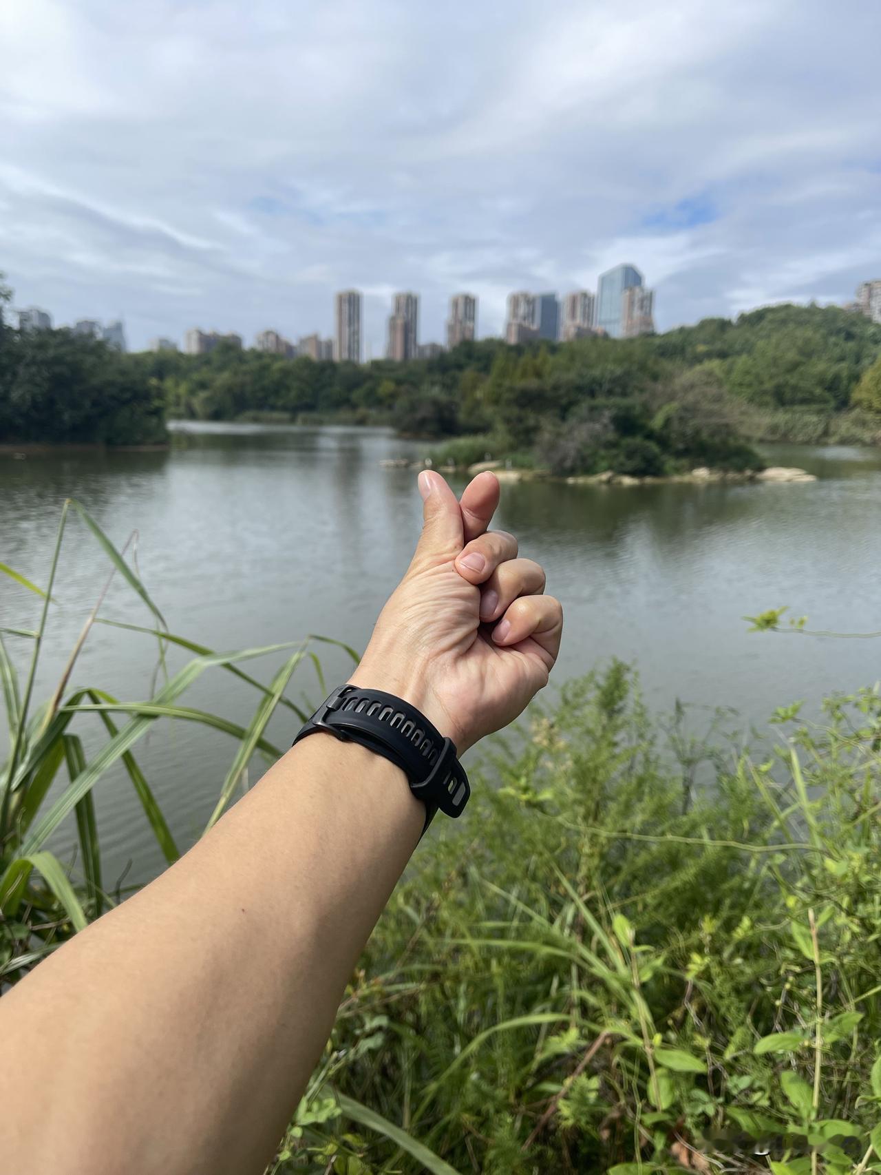 周末愉快健身出汗
没有什么比运动夯
兄弟们使劲儿顶上
雨天运动好地方 初夏运动打