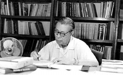 【他是中国研究型大学建设的先驱，赢得了南开师生的尊重和爱戴】杨石先 是中国研究型