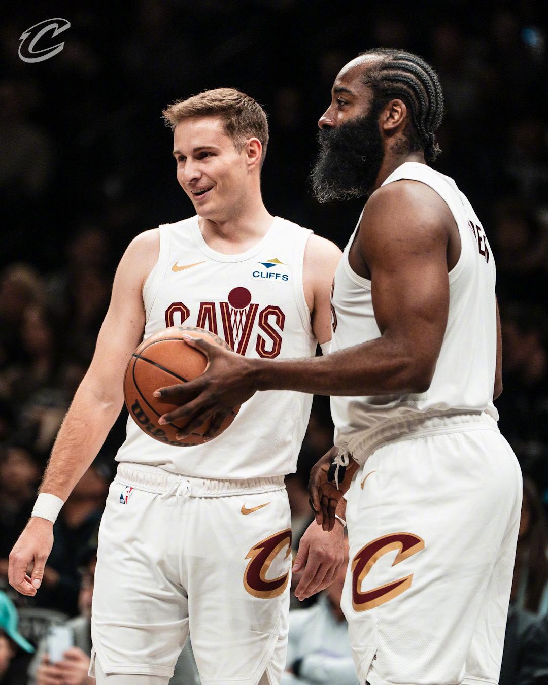 看了哈登的赛后采访，果然他自己上一场就已经想要上了，还说什么“休息时间太长了，只