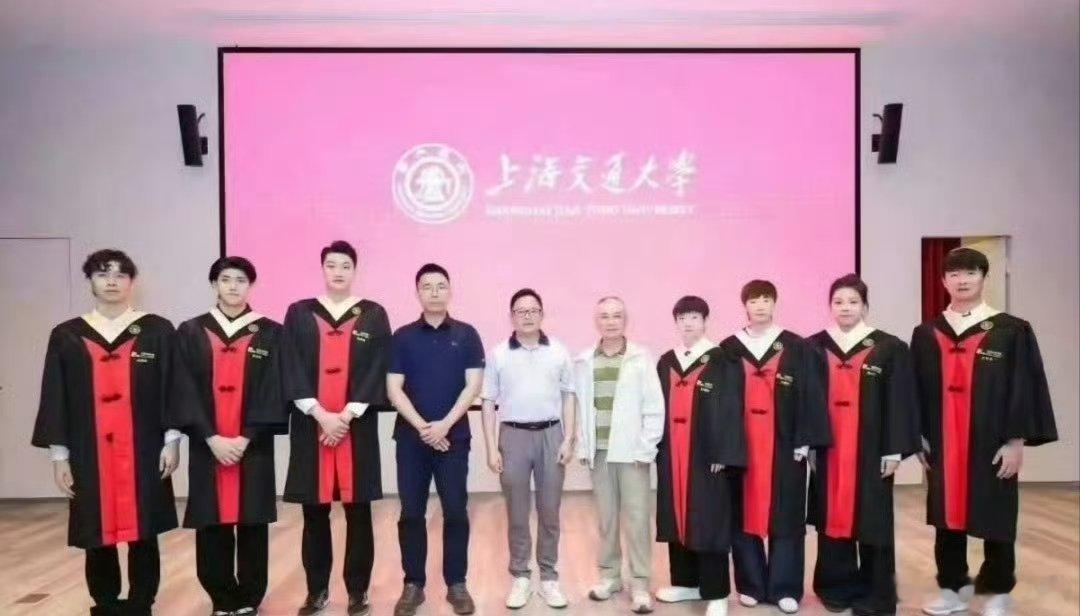 孙颖莎毕业祝贺莎莎，毕业快乐 