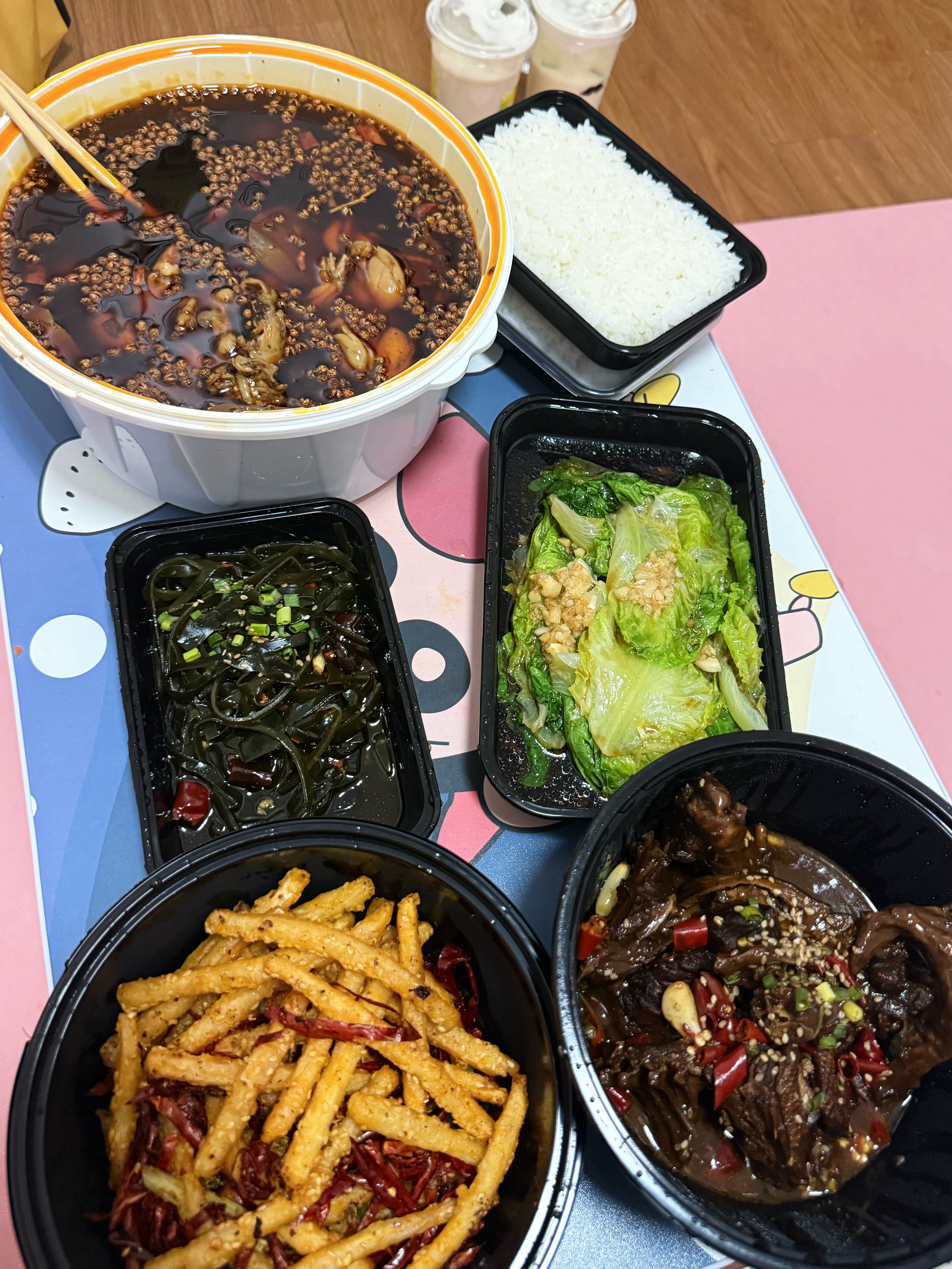 十一点半大炫一顿碳水（实则只对以下每道菜造成了一点轻伤 阳阳姐：这有健胃消食片你
