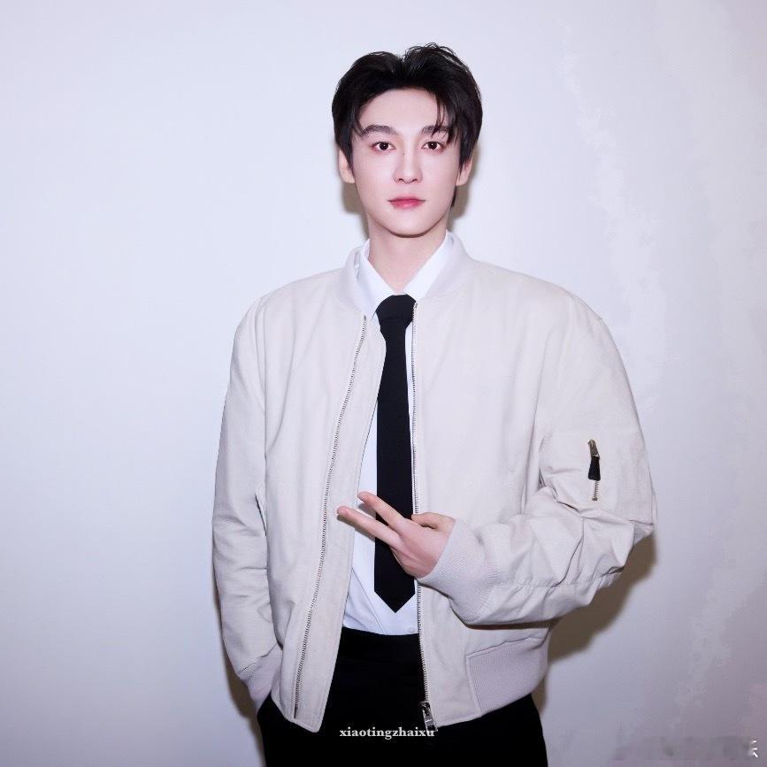 微博之夜微博年度星光人物服不服💛 