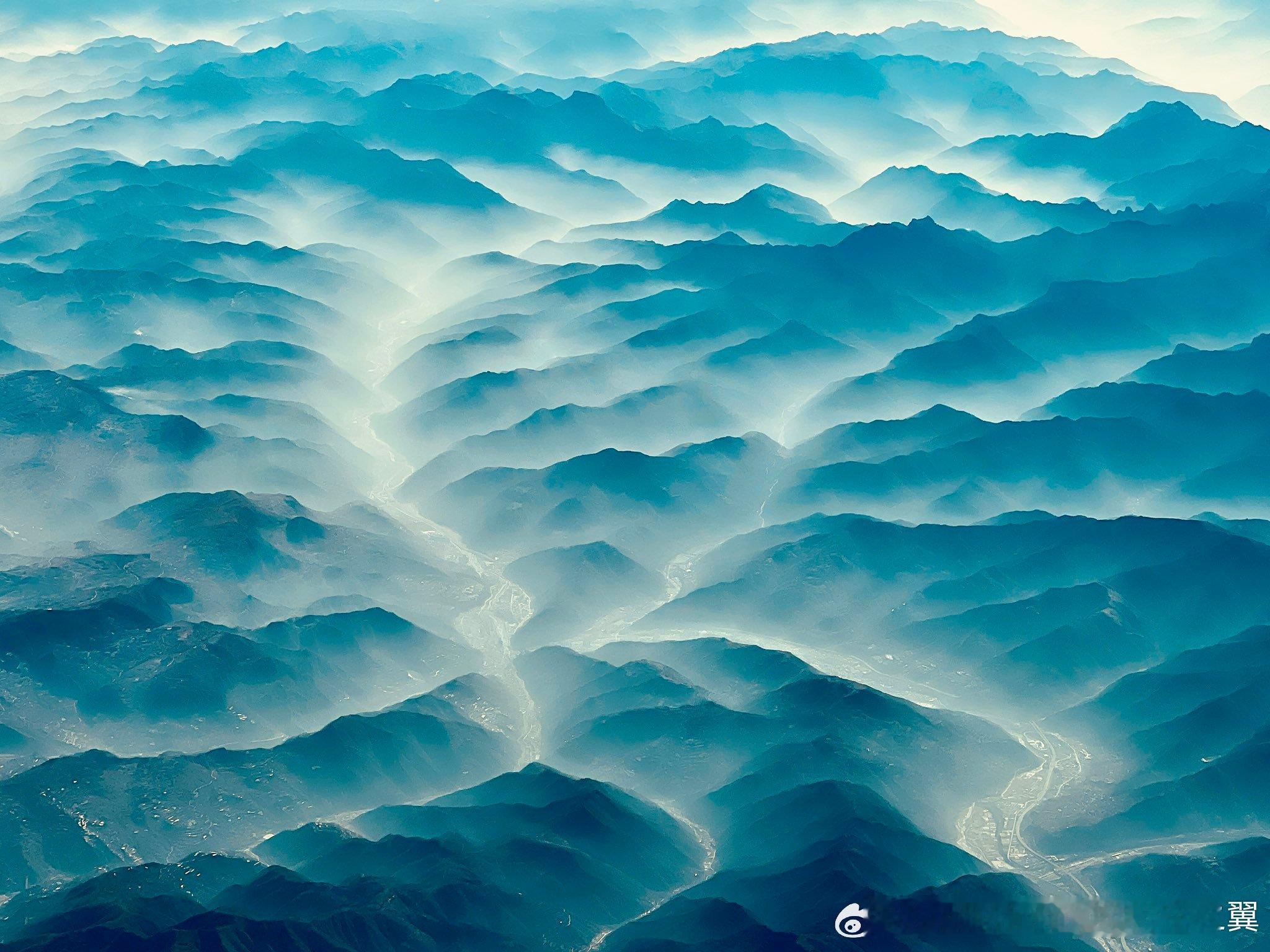 兰州南部山区的清晨薄雾 ​​​