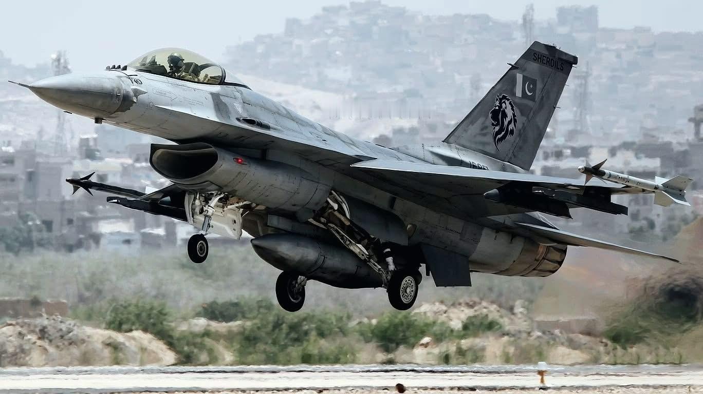 今日战隼 巴基斯坦空军（PAF）第19“雄狮”训练中队（OCU）F16ADF 军
