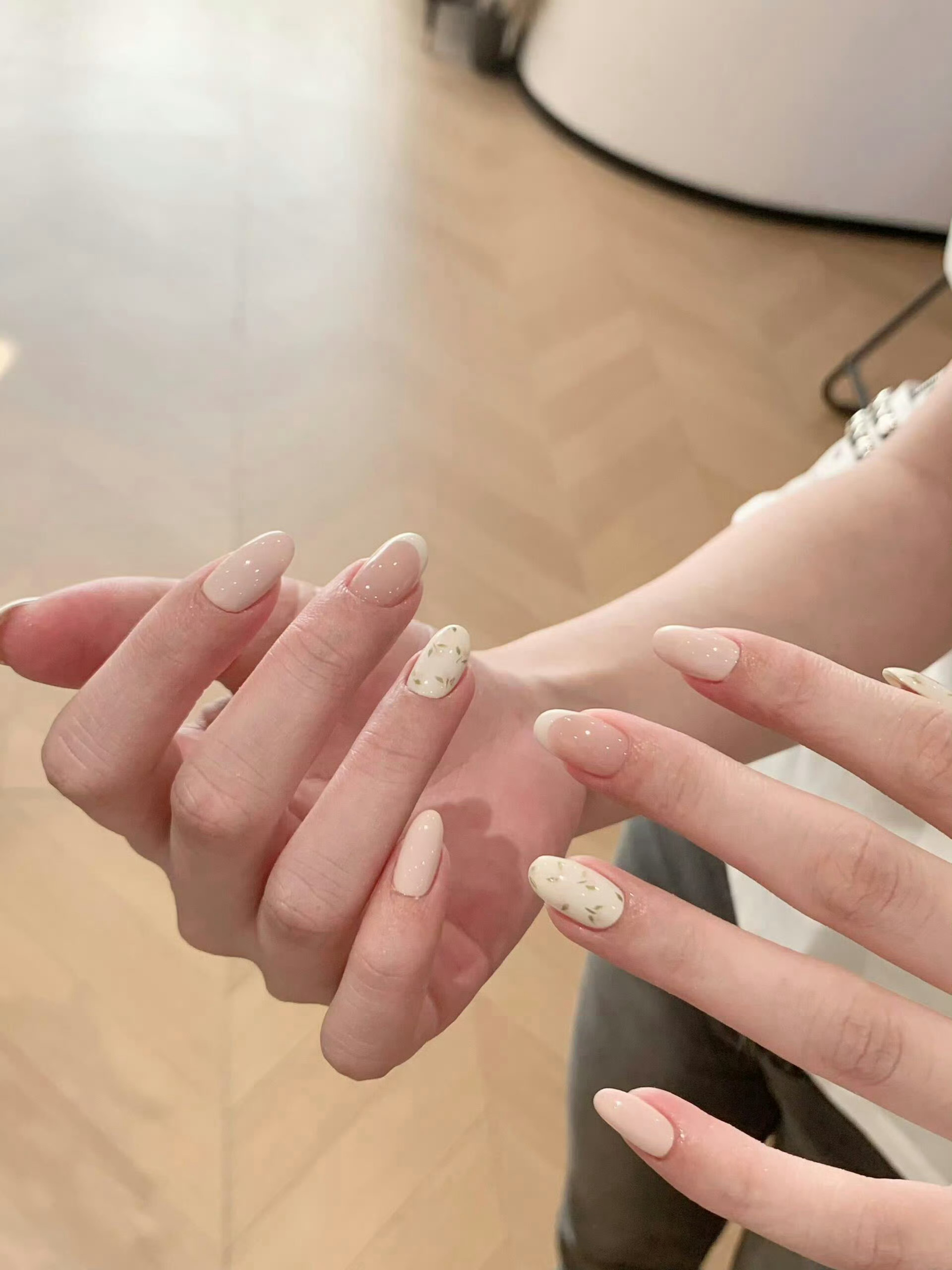 “新年晒美甲文案看这里”1. 奈斯˗ˋˏ♡ˎˊ˗2.  ˃̵ᴗ˂̵⸝⸝ ⸝⸝3.