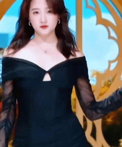 关晓彤找到副业了 真的说的太对了，关晓彤不拍戏剧真的可以考虑走秀去，这段简直就是