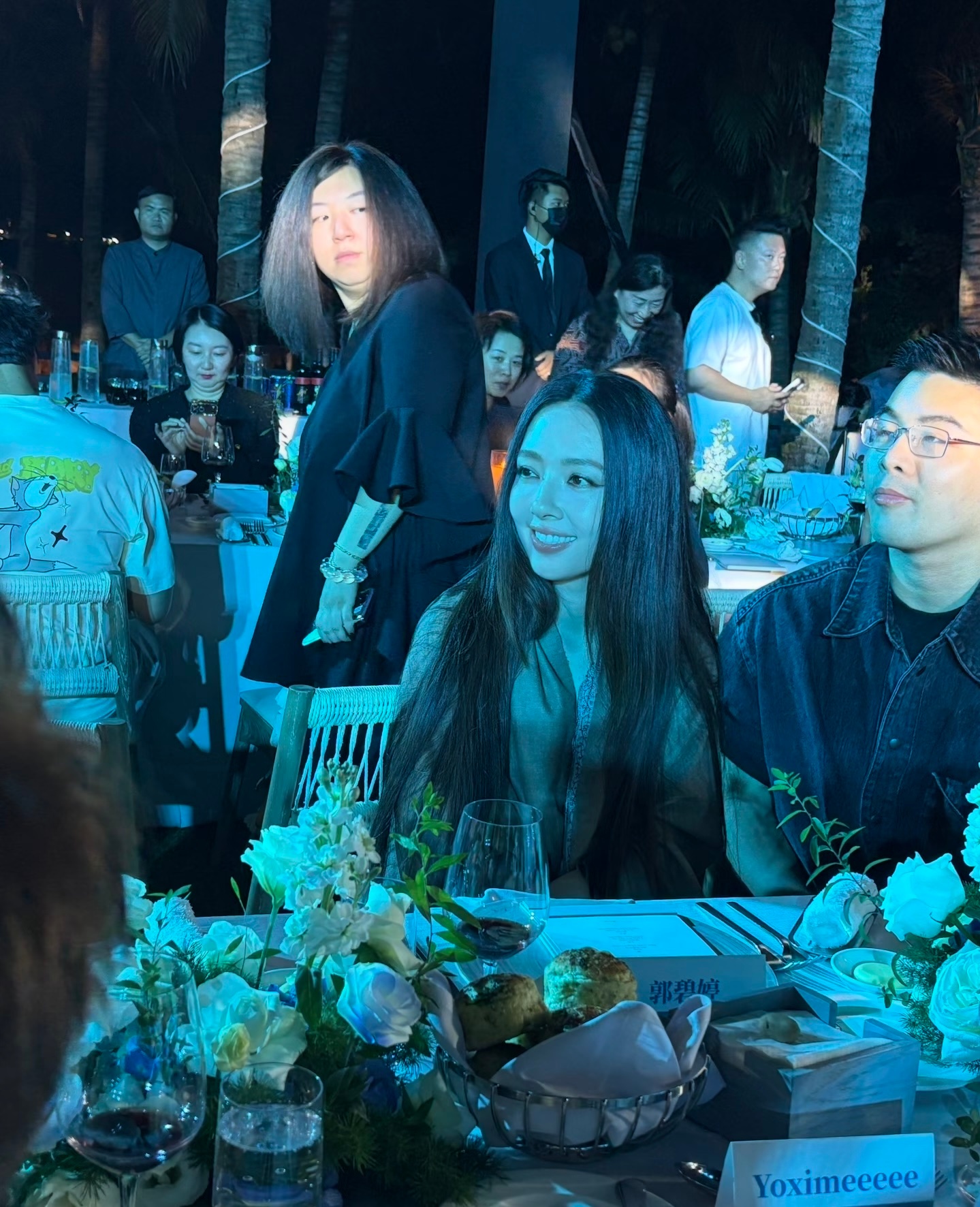 郭碧婷一来，就是小时代的质感 这么死亡的灯光只有她顶住了，她完全没变啊 