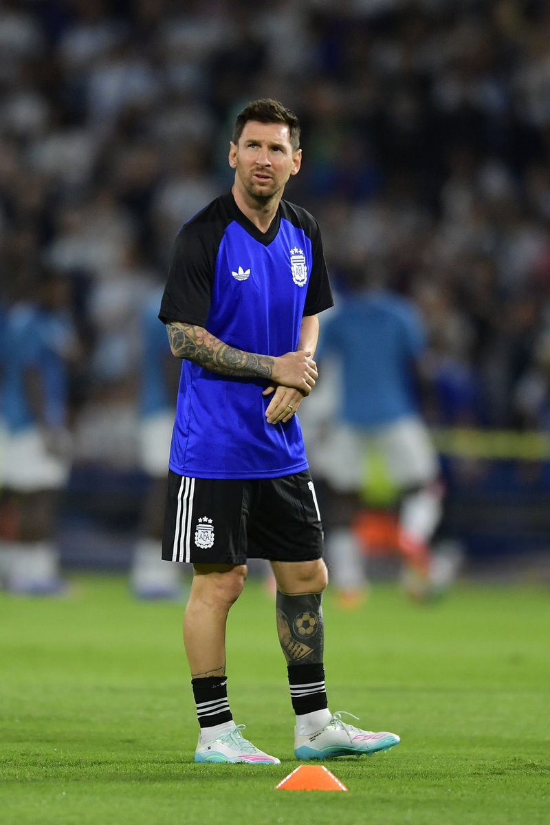 赛前热身时的梅西。阿根廷vs毛里塔尼亚