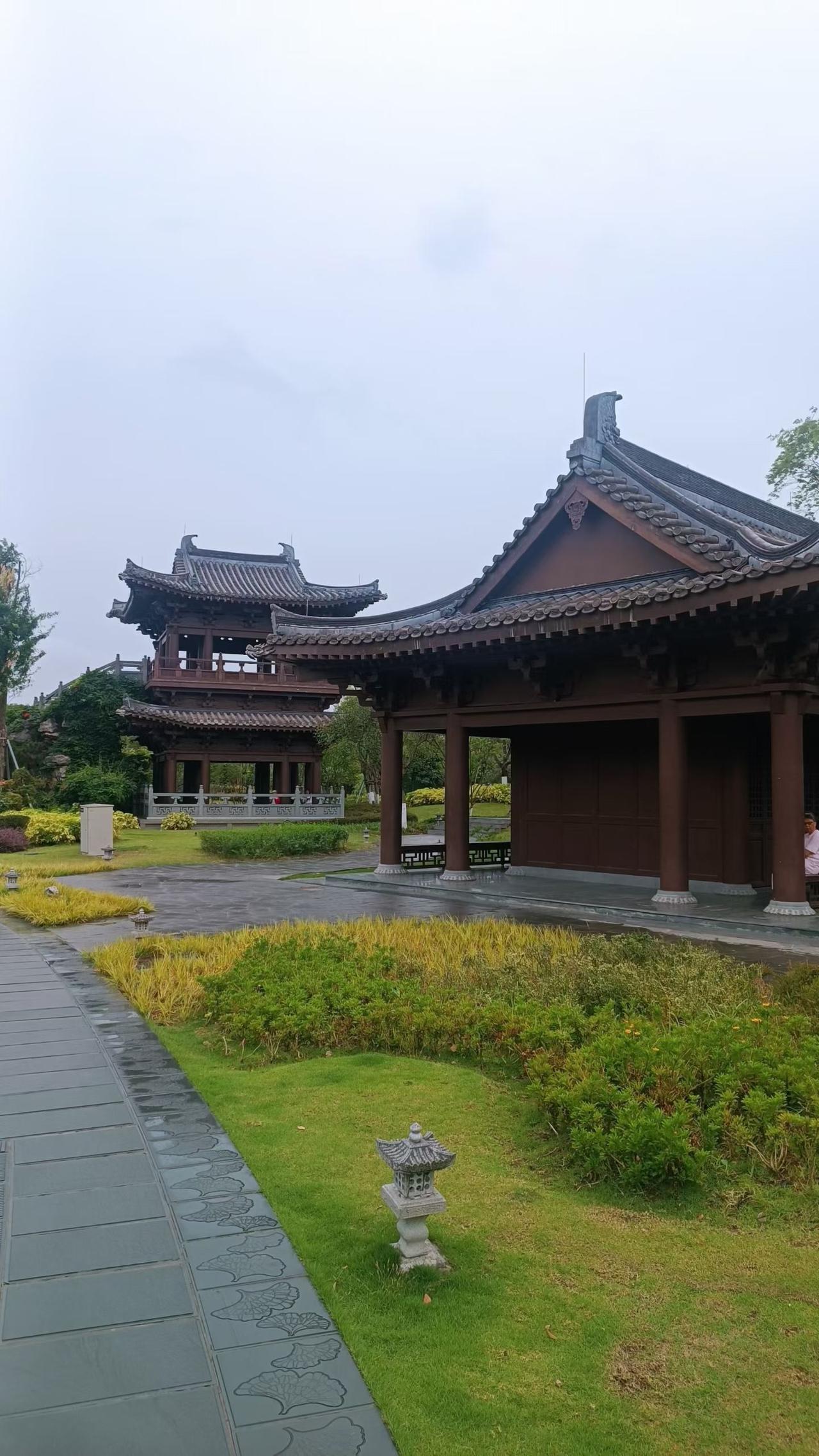 成都易园蜀园，休闲好去处。两园位于成都市全牛区的两座相邻互通的古典园林。它共同构