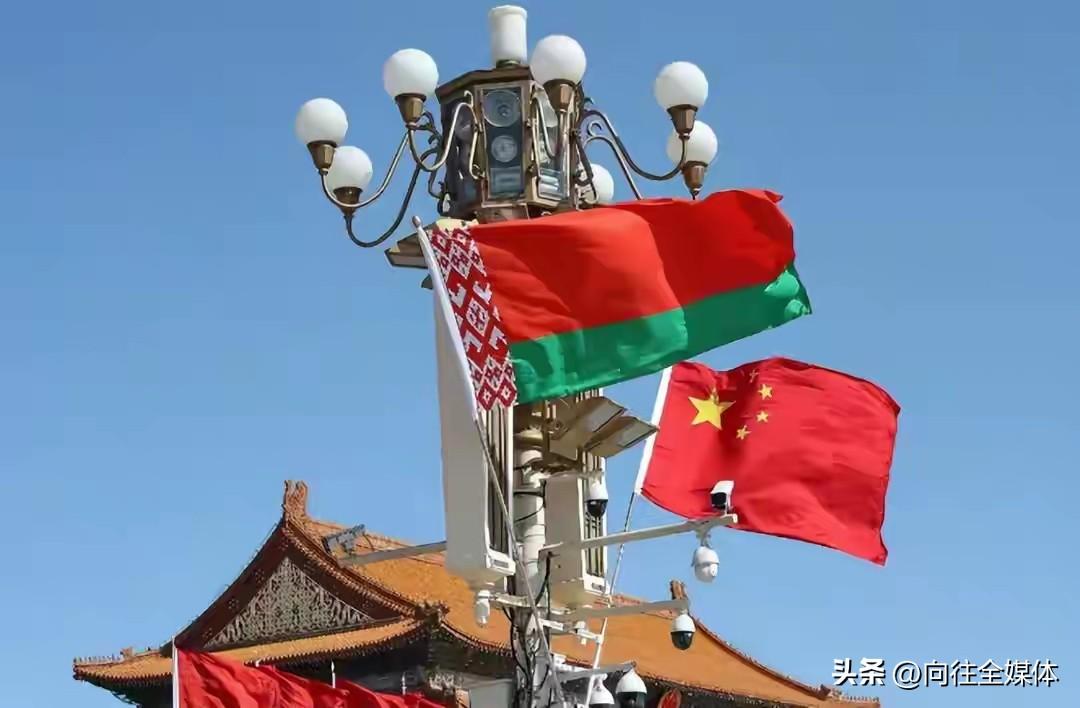 白俄公民遇袭身亡局势紧张，卢卡申科会晤普京后紧急访华，中方迅速表态撑腰
 
没有