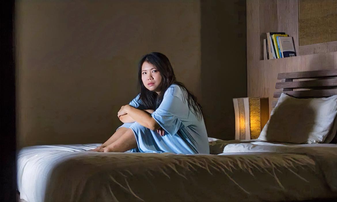 你知道婚姻里男人要是绝情起来，能有多狠吗？

他的狠不是大吵大闹，而是不动声色地
