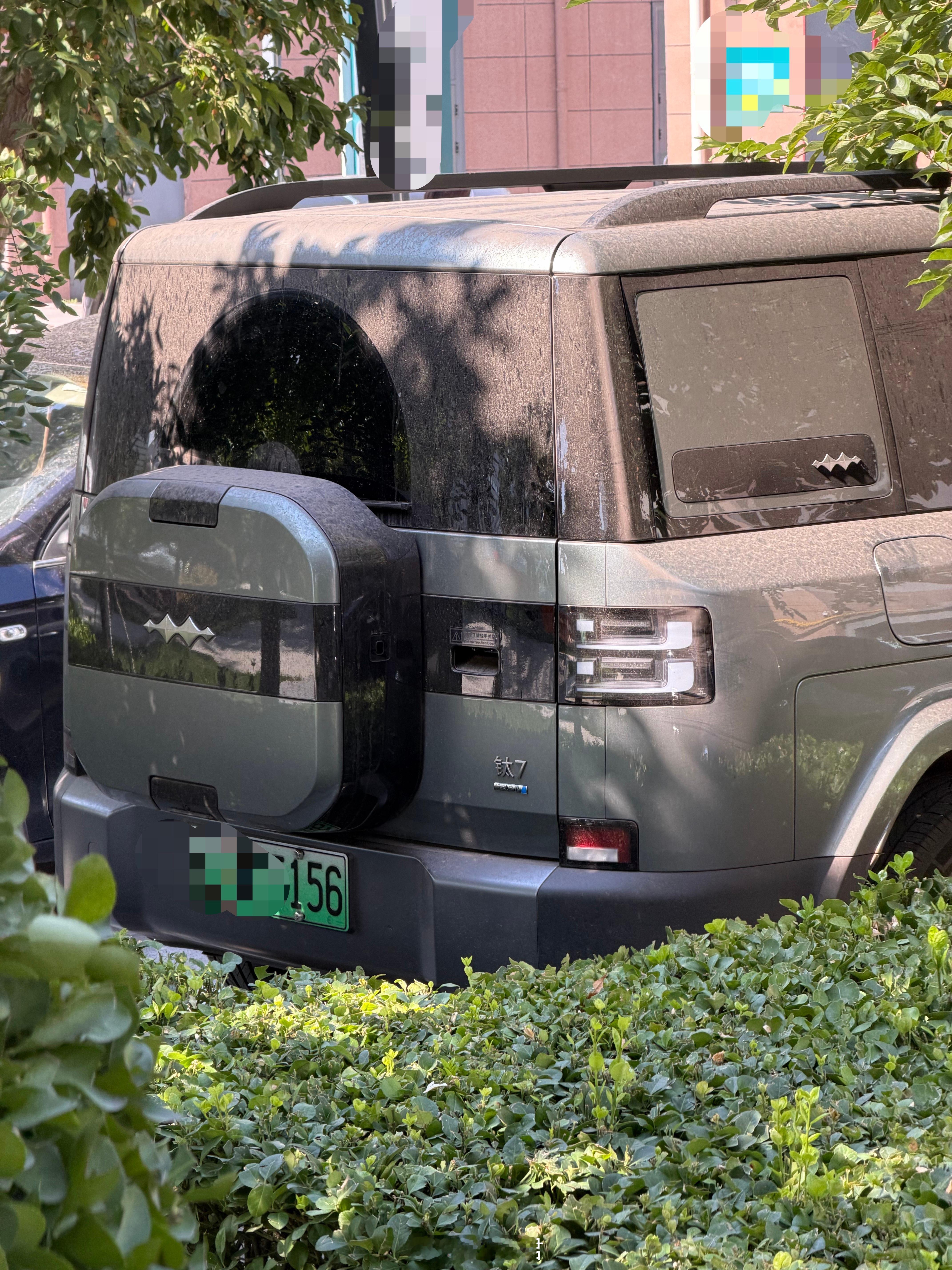 现在在路上能经常看到方程豹了，尤其是钛7这车，能见度越来越高了，主要还是产品力太