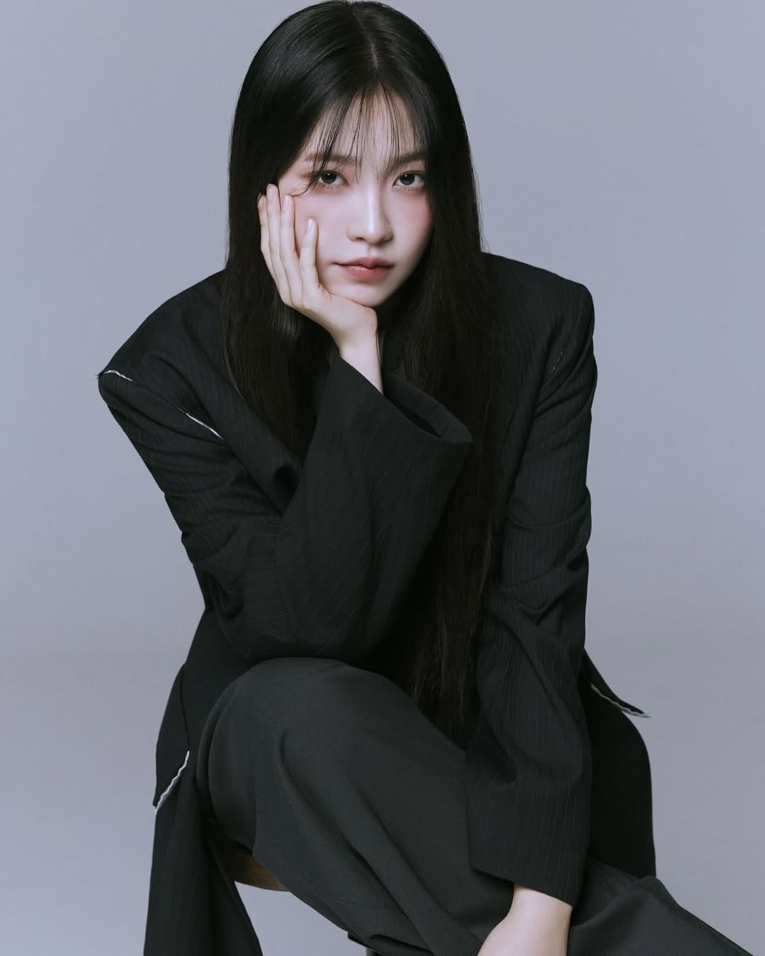 Yeri 金艺琳 新公式照 🖤 ​​​