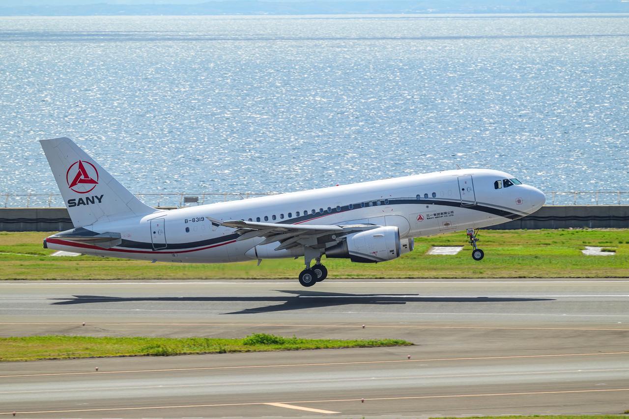 三一集团A319
注册号B-8319   
机型A319ACJ
