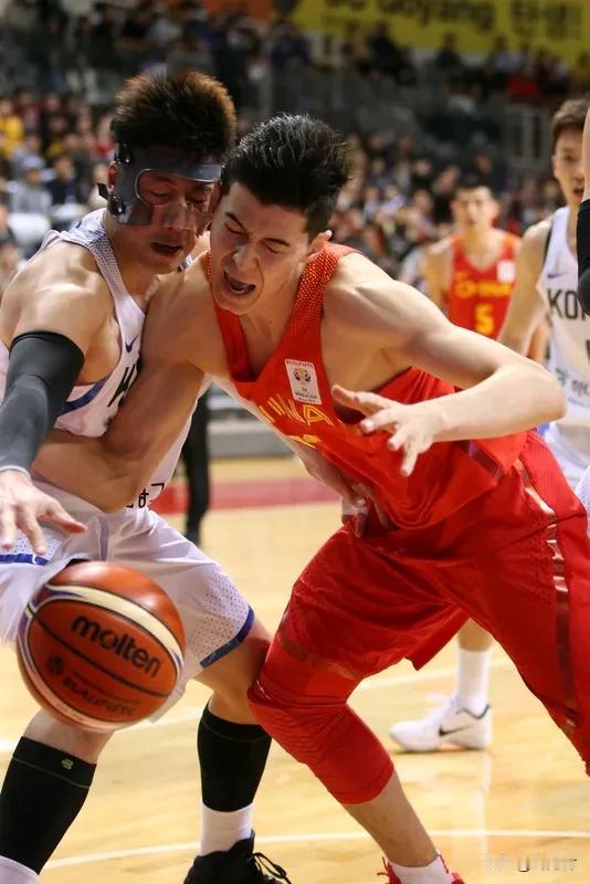 中国男篮再负韩国 中国男篮再负韩国
又输韩国，着实闹心！
12月1日世预赛客场对