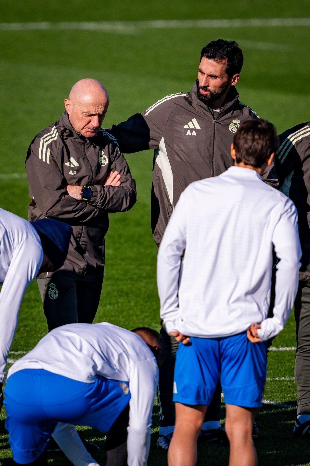 【Mario Cortegana】平图斯对弗洛伦蒂诺来说是一位非常重要的人物，一