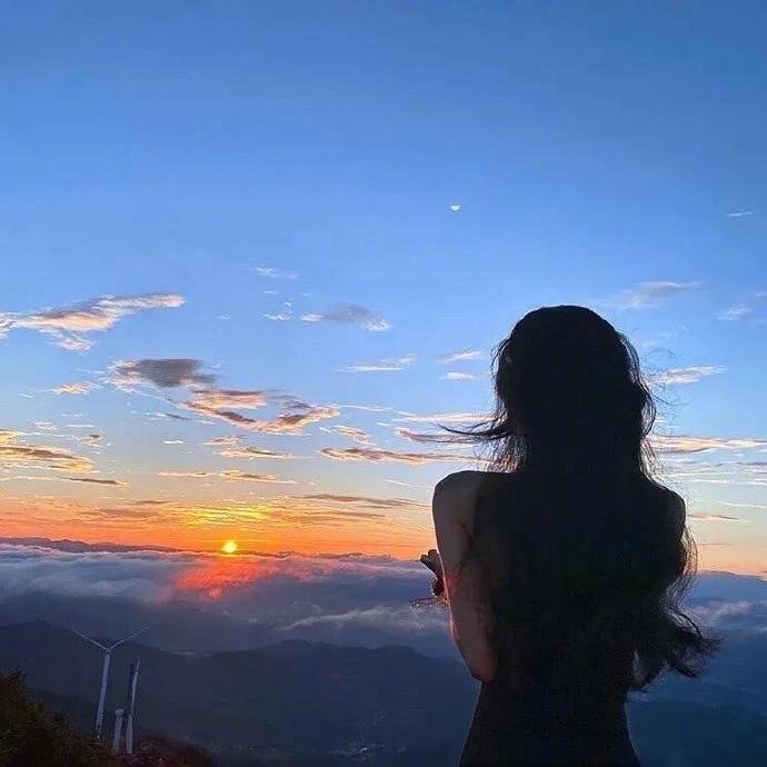 忘记年龄，讨好自己，简单点，糊涂点，开心点，一切都刚刚好。 ​​​