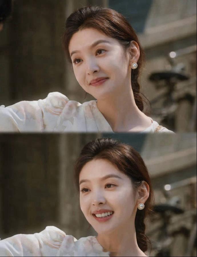 章若楠片场拍戏走神 章若楠片场走神：宠粉小插曲 vs 专业争议4月16日《想把你