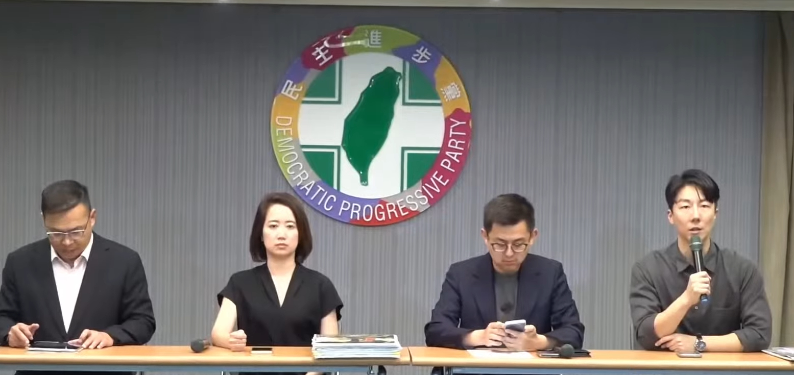乐子大了，今天早上呆湾立法机构大乱斗，到了晚上民进党贼喊捉贼恶人先告状先开记者会