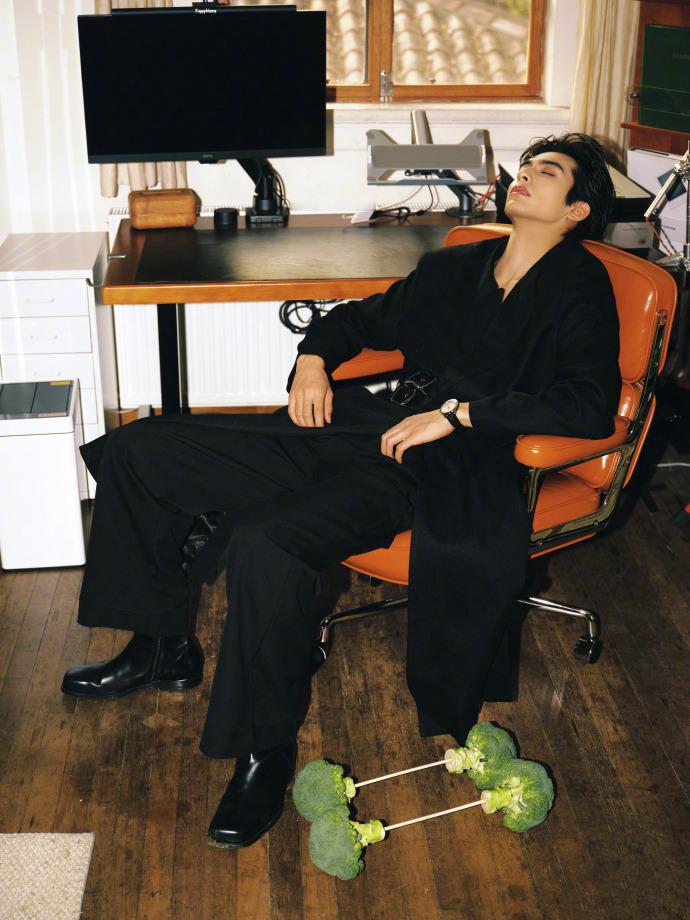 父神…宋威龙建模怪来的 