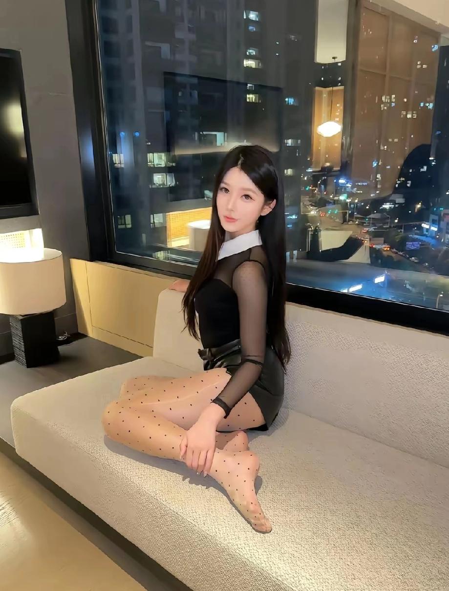 别高估关系
别试探人心
你以为的深情
不过是别人的风景
越懂事的人
越没人心疼