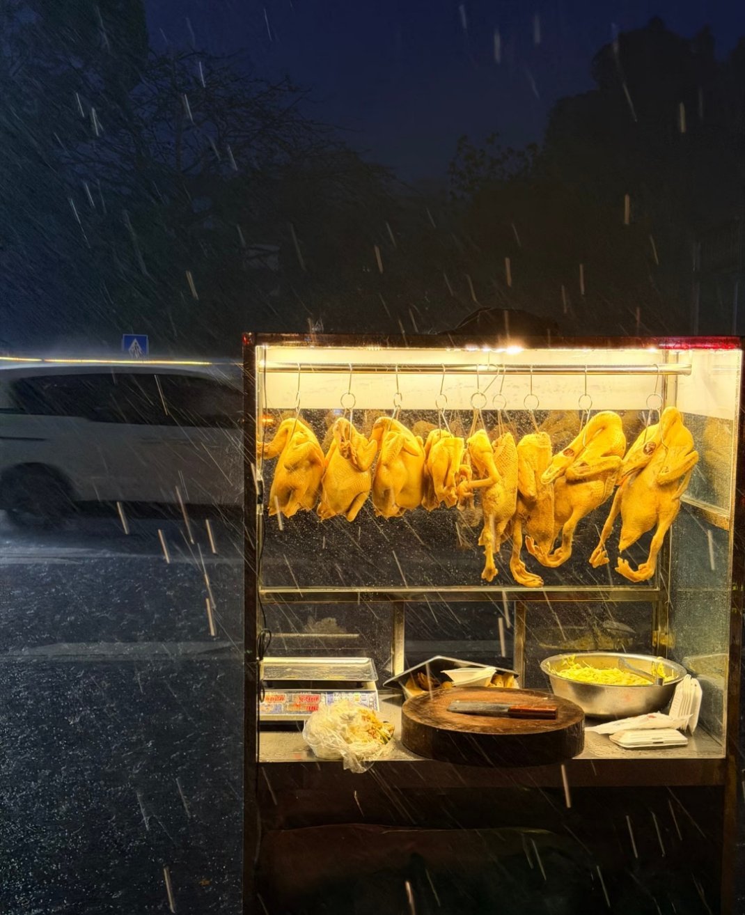 风雨飘摇白切鸡，简直是一幅完美的油画 