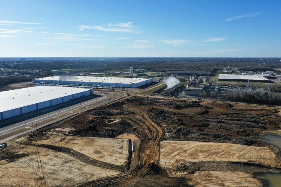 elon musk 就是可以在美国把基建弄出中国速度，这个的确是 nb 。xAI