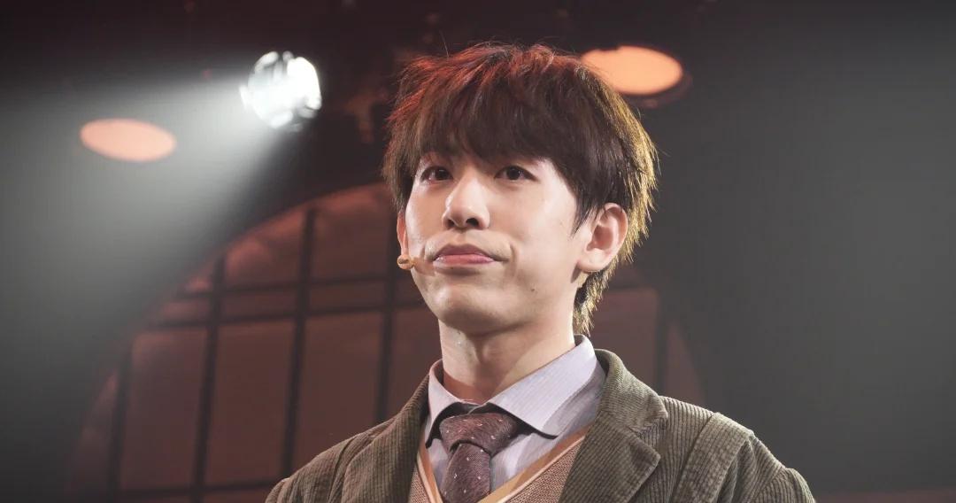 （👄）
你也有小括号吗？
📸260508桑塔露琪亚口播
	
郝李英杰
郝李英