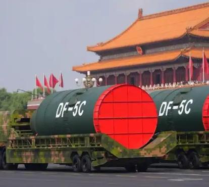 很多人以为，中国不军援俄罗斯，是怕了西方的制裁。错了！真相是，9·3阅兵之后，西
