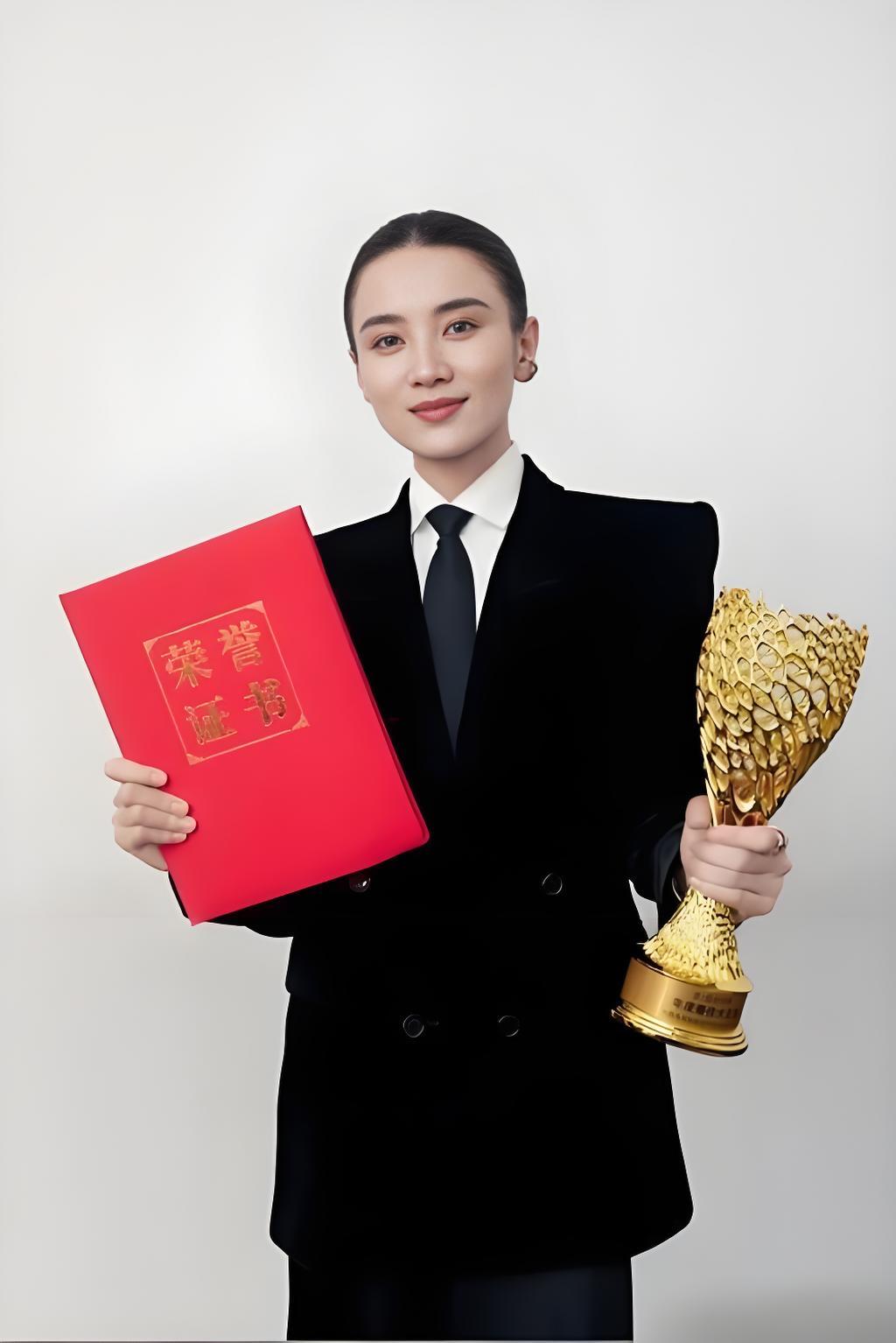 你认为宋佳的美是哪一种的美?宋佳的美，从来不是惊艳，而是高级到骨子里
很多人说宋