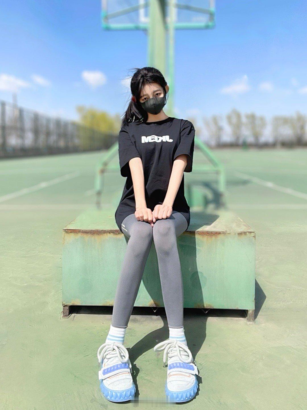 操场这么穿可以陪我去打球吗？#ootd##每日一图##帅# ​​​