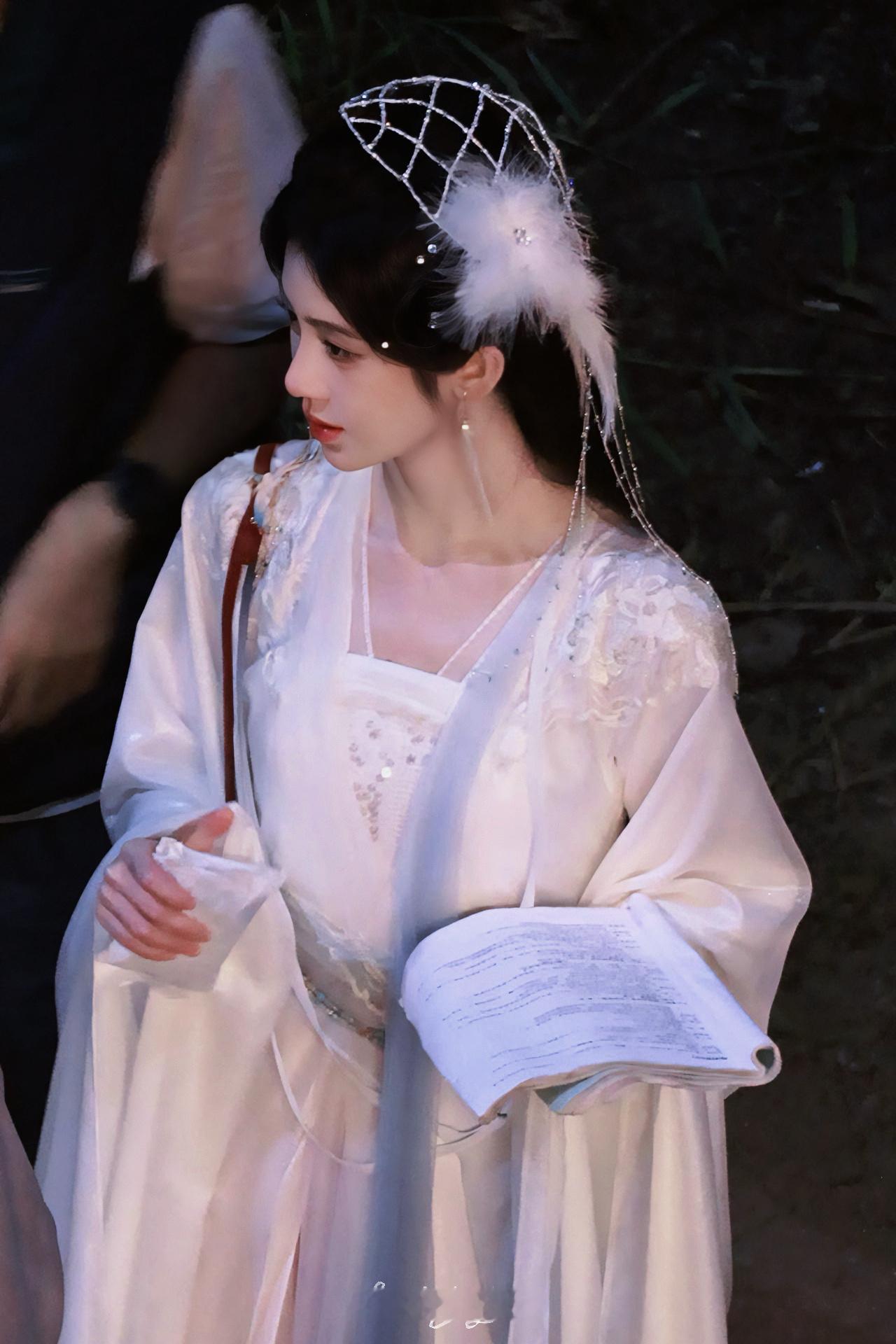 jjy鞠婧祎苏绿夏 jjy鞠婧祎万花世界 𐙚˙⋆.˚ 我们一定是一起并肩作战的