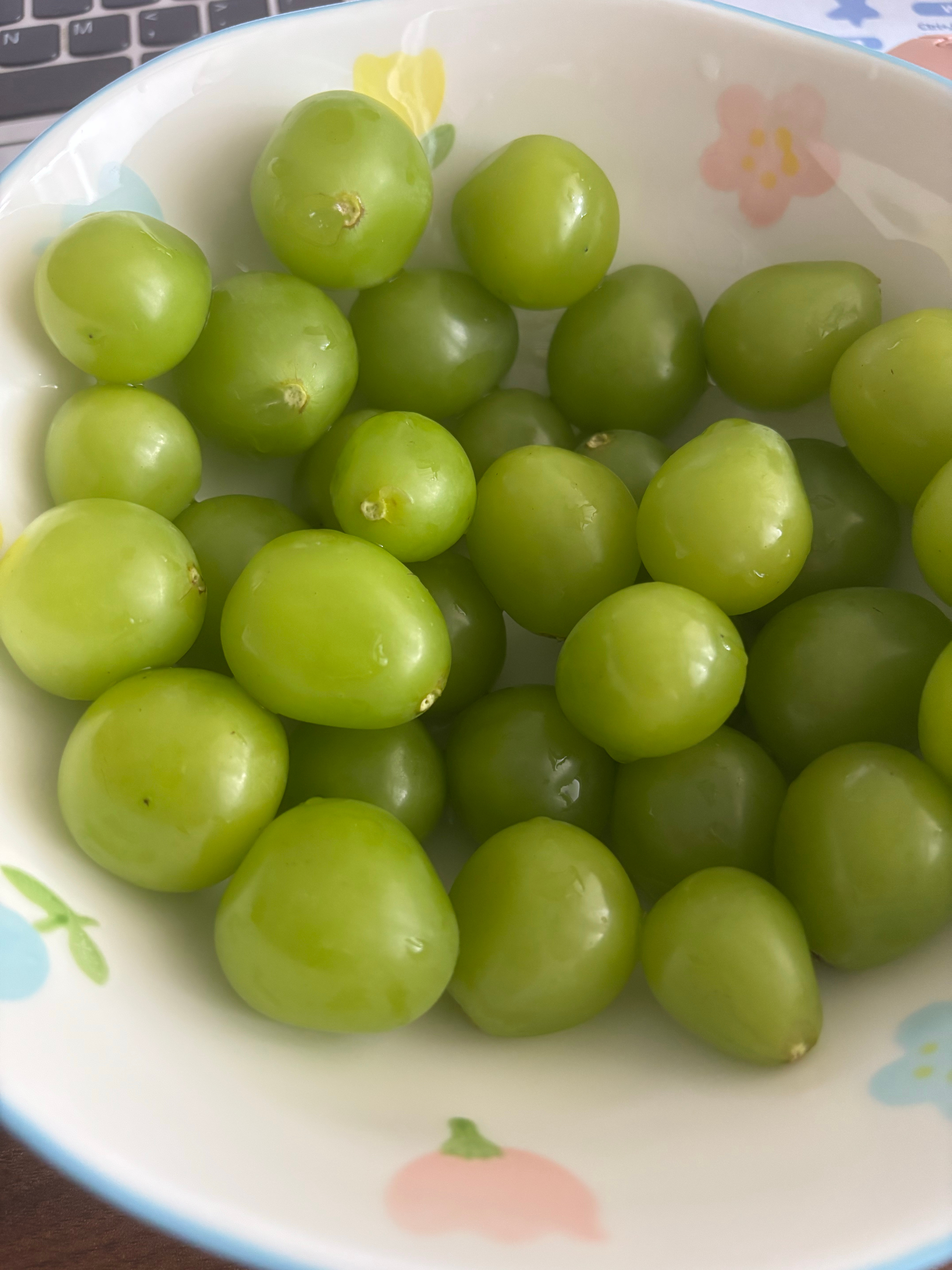 今天这个阳光玫瑰不错 ​​​