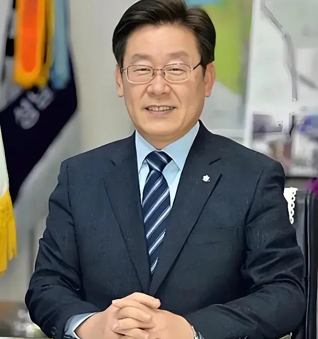 收回战时挥权和拒绝3500亿对美投资，这是摆在韩国总统李在明面前十分艰巨的任务，