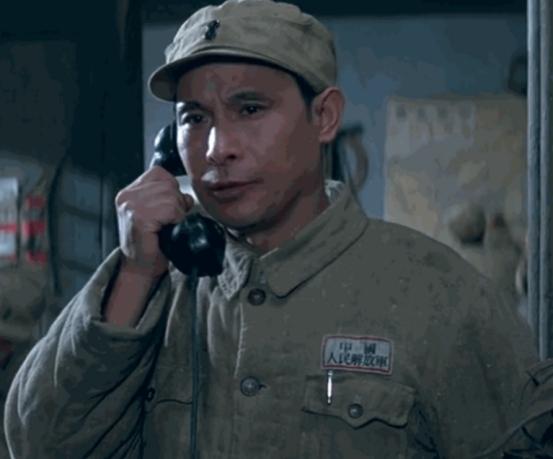 1948年淮海战场，一个国军少校的8岁儿子在溃败人潮中走失，41年后他穿上解放军