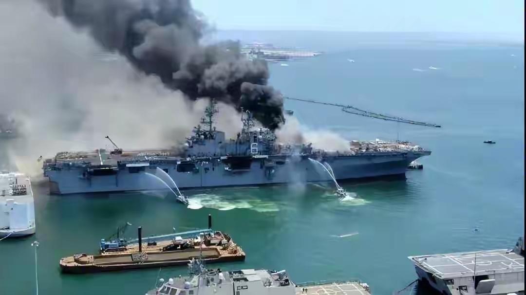 福特号不仅仅洗衣房被烧了，600个床铺也被烧了，士兵只能打地铺。
这就不得不令人