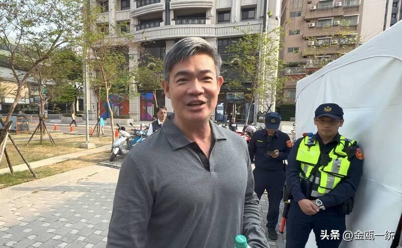 连胜武现身挺江启臣 喊话“小弟支持大哥”

江启臣今天（21日）下午举办民调前最