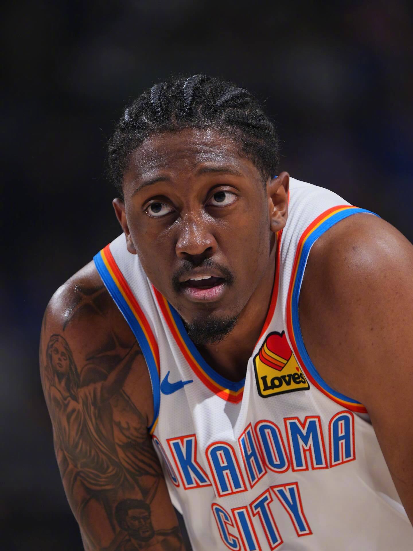 赛季至今，雷霆37胜8负！略微尴尬的是，没有杰伦-威廉姆斯的时候他们是20胜1负