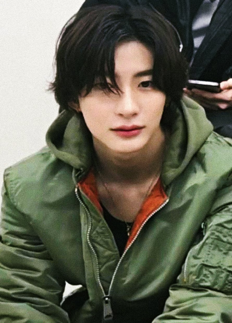 时隔一年，同样的外套，我家孩子怎么直接换了个芯？谁偷走了我宝宝的脸颊肉🤏🏻 