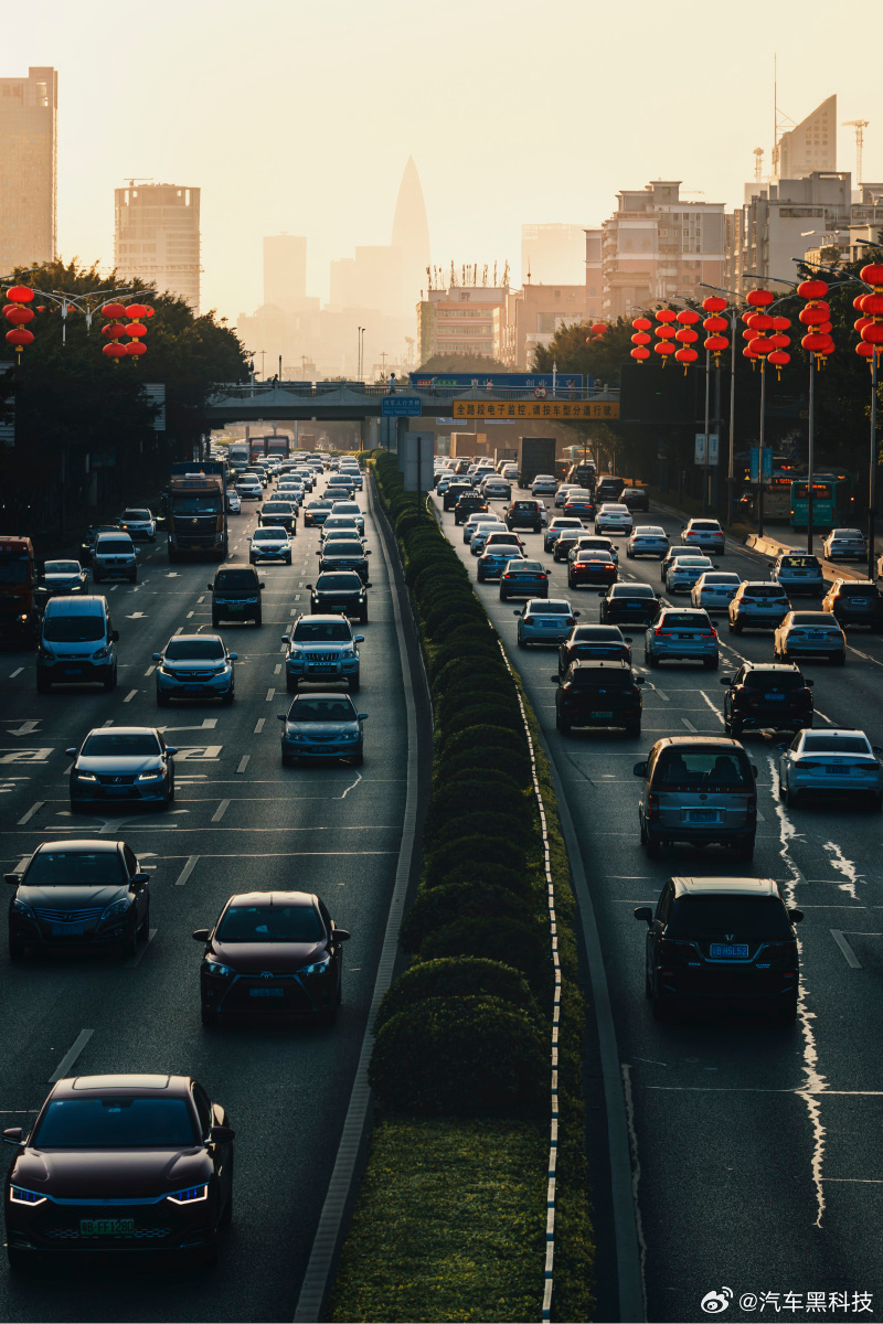 7月燃油车销量同比下降41% 据乘联会数据报告，2026年7月燃油车零售同比下降