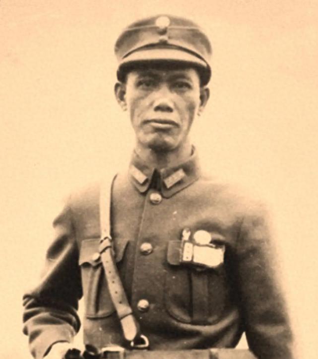 1933年蒋介石围剿上海19路军，蔡廷锴紧急向红军求援，请彭德怀出手相助！
19
