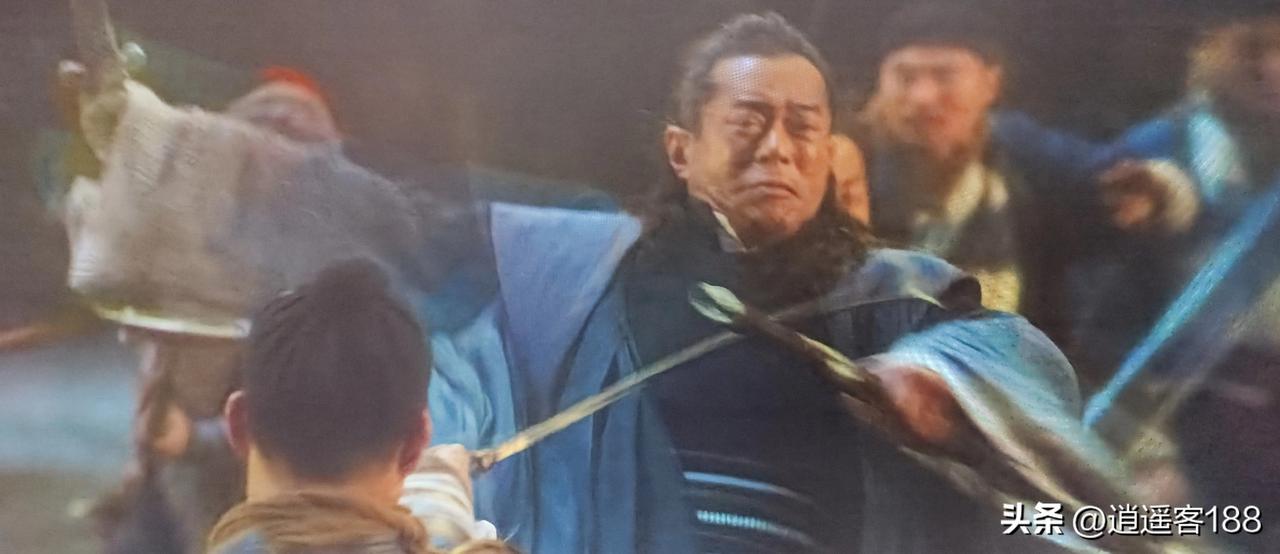 小时候，我最爱看金庸所著的武打小说，其中《倚天屠龙记》被多次翻拍成电视剧和电影。