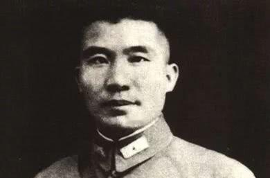 王耀武，这位曾经显赫一时的国民政府将领，他的名字就像是历史长河中的一颗明亮恒星，