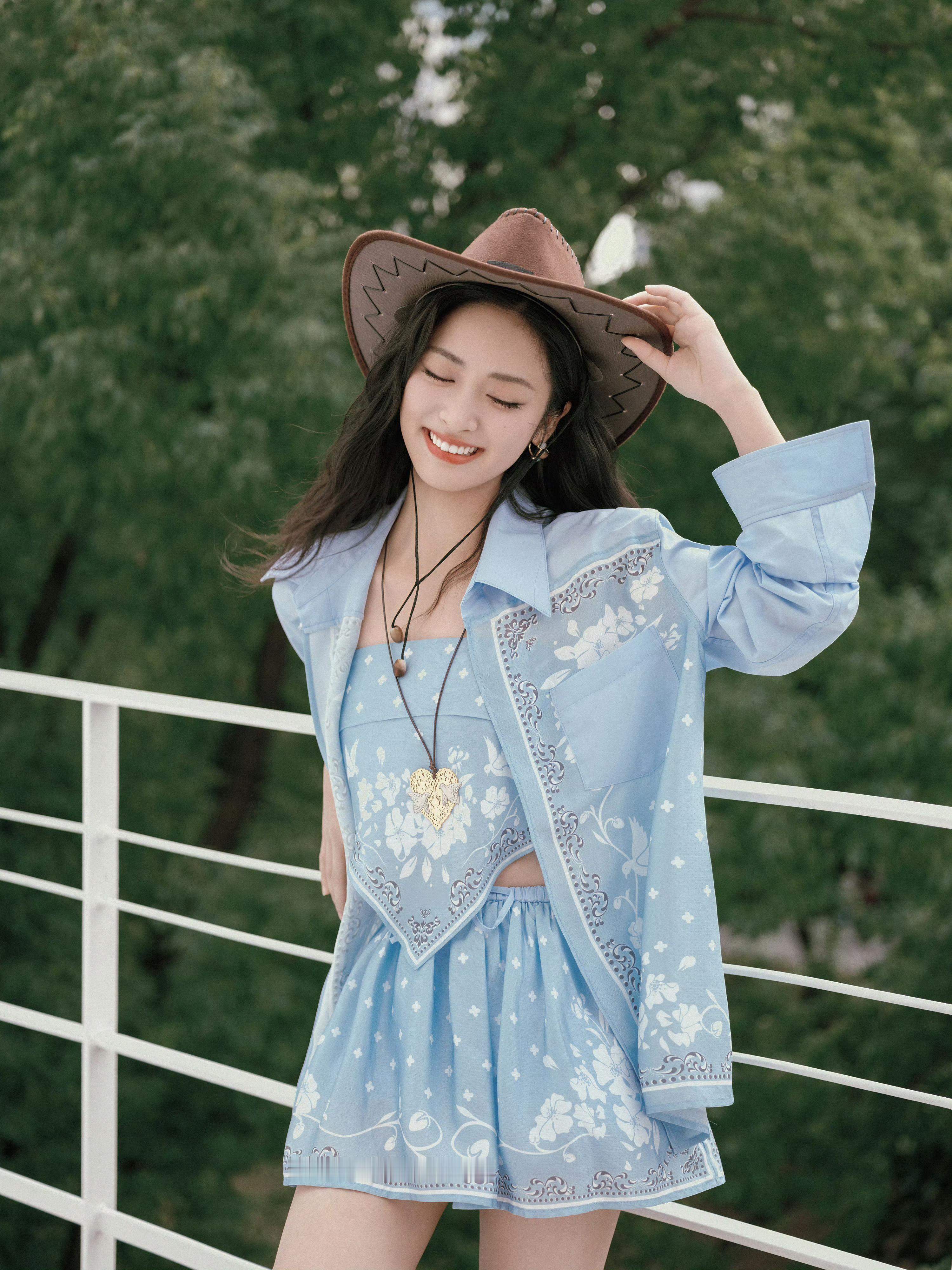 沈月（28）浅浅的西部牛仔甜美风沈月商务
