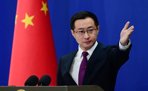 马来西亚星洲日报1月5日晚报道：“特朗普警告哥伦比亚古巴，中国：愿与拉美应对风云