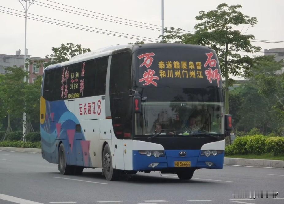 江西吉安市万安县曾经的省际长途线路，还有多少在跑？
万安—石狮
万安—深圳
万安